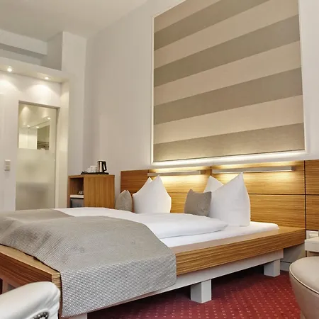 Hotel Prinzregent 3*